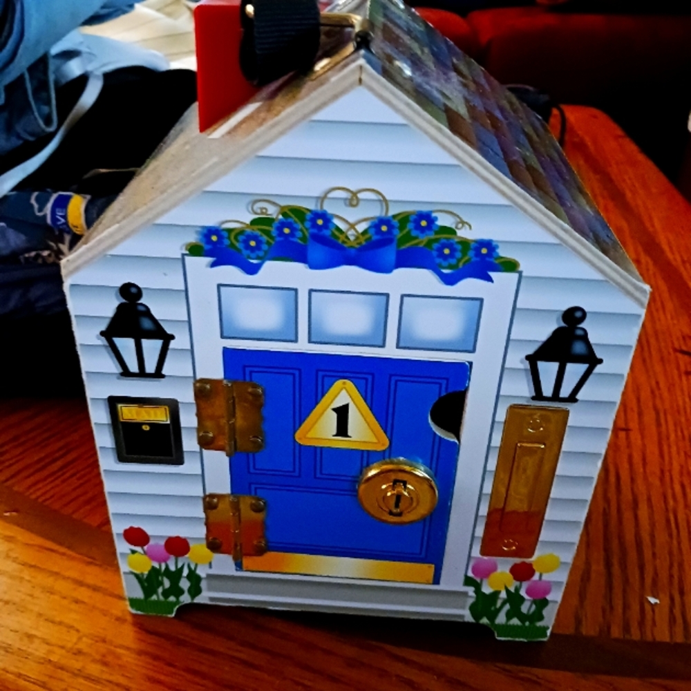 Melissa and Doug house